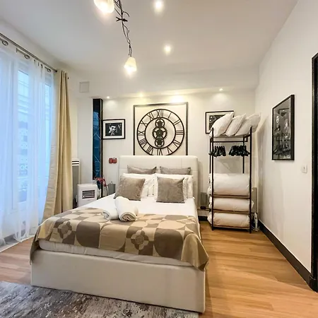 21 Atelier Chaplin Montorgueil Parigi
